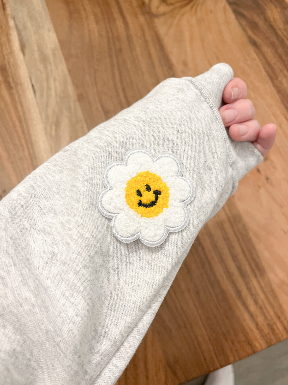 Chenille Embroidered Heat Transfer - White Daisy Smiley Blue Drop Transfers 